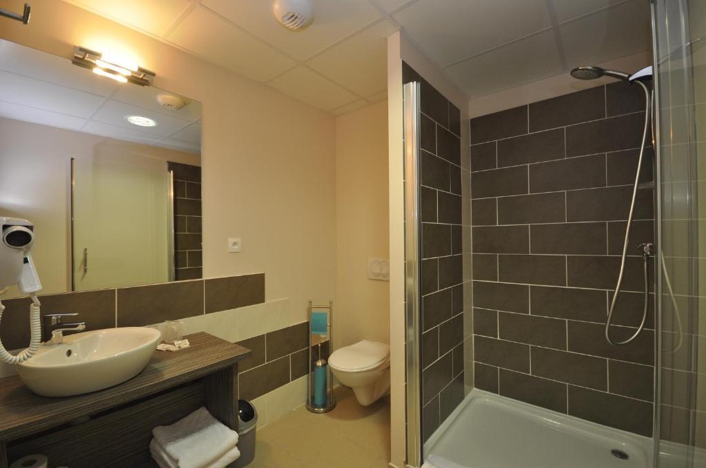 Hotel Caiman Pierrelatte Room photo